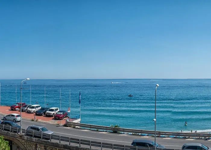 Cadiz 4*